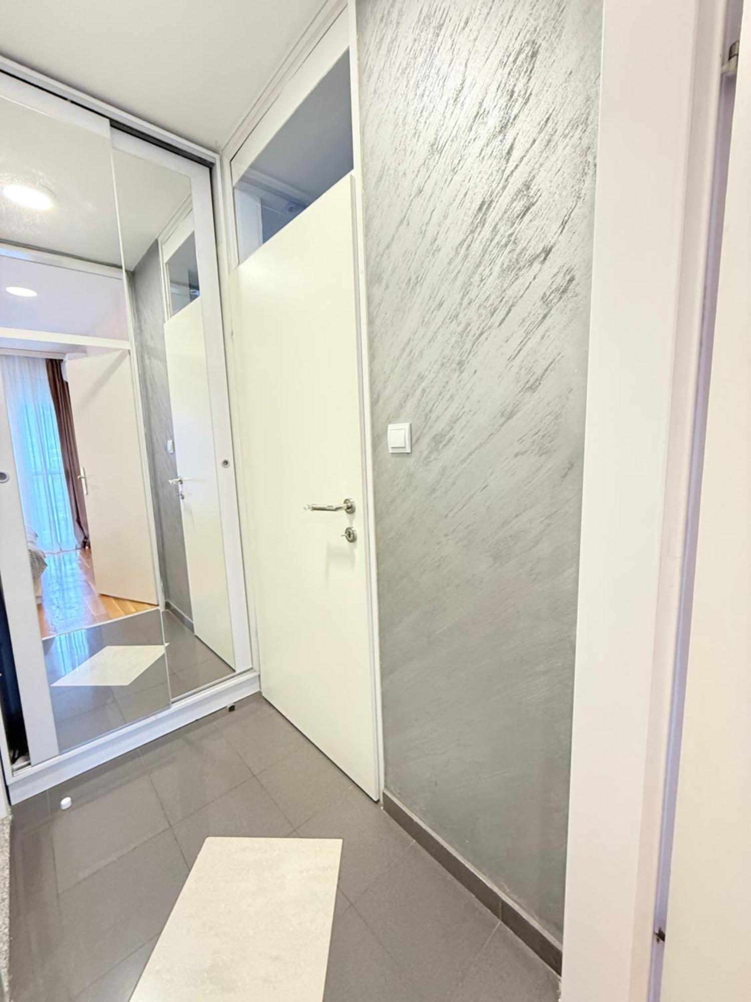 Hana Apartment